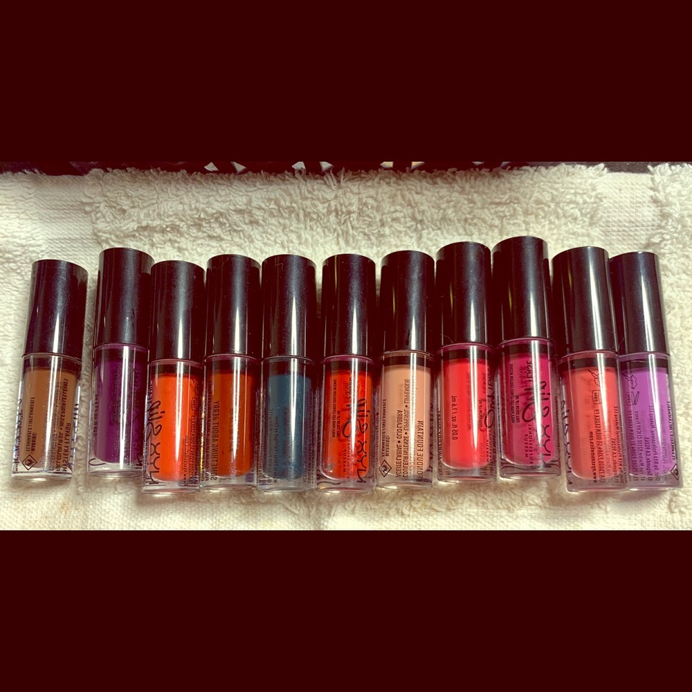 Liquid lipsticks